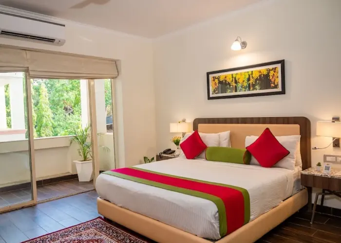 Delux Room With Balcony room