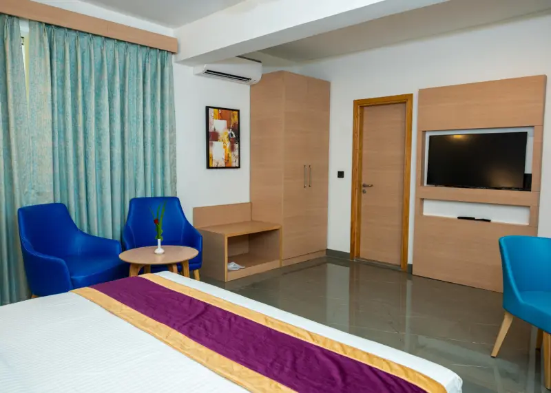 Meraden Opus room